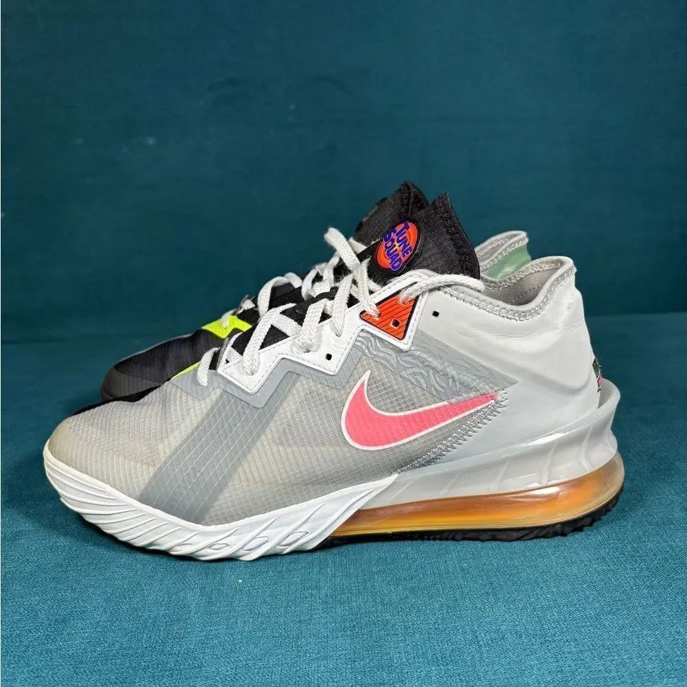Nike LeBron 18 Low Bugs Vs Marvin Space Jam  Men’s Size 10.5